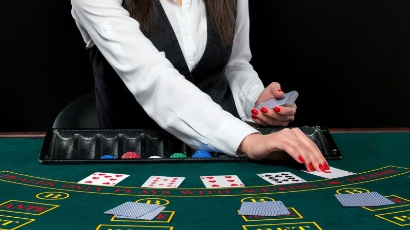 Mức Lương Cơ Bản của Dealer Casino